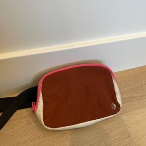 Lululemon Everywhere Belt Bag